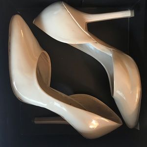 Nude pumps